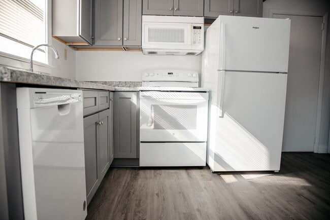 Photo - 347 E High St Unidad 101