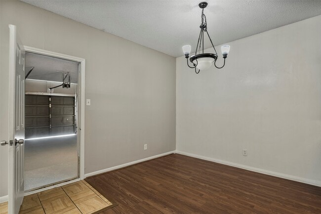 Photo - 7120 Deer Creek Ct