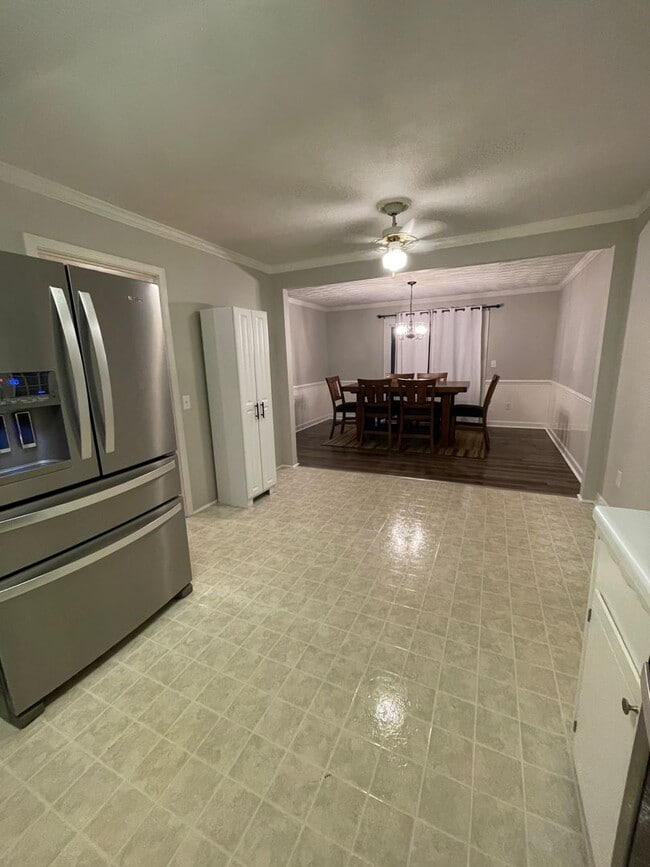 Photo - 505 Meadowbrook Ave