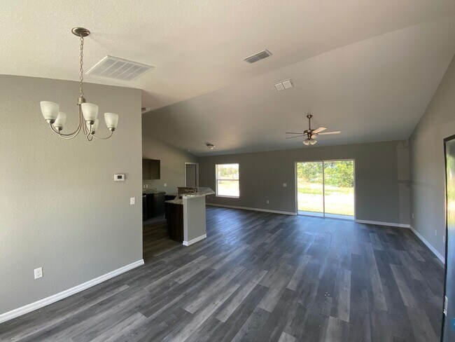 Photo - Desirable SW Ocala Neighborhood 3/2/2 **WON"T LAST**