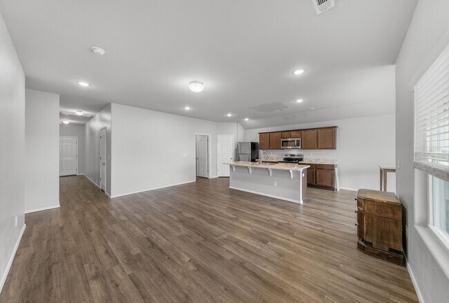 Photo - 4 Bedroom 2 Bath in Morningside Estates