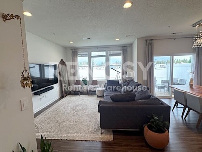 Photo - 7216 Walnut Grove Ln N