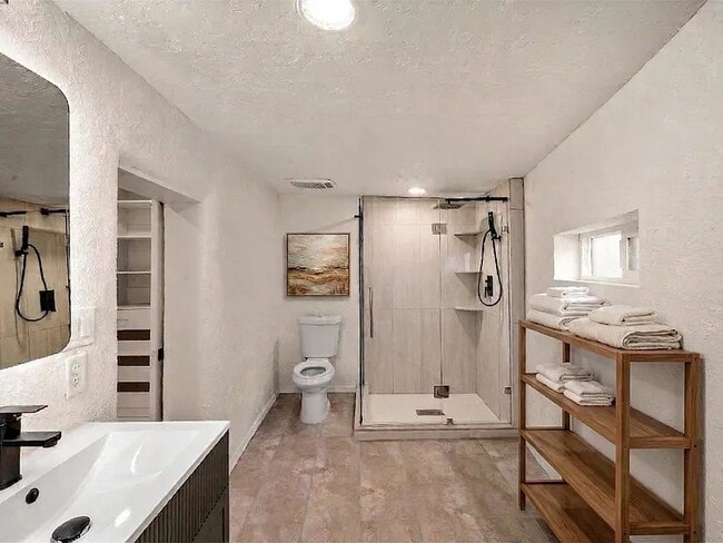 Photo - 1619 Brae St