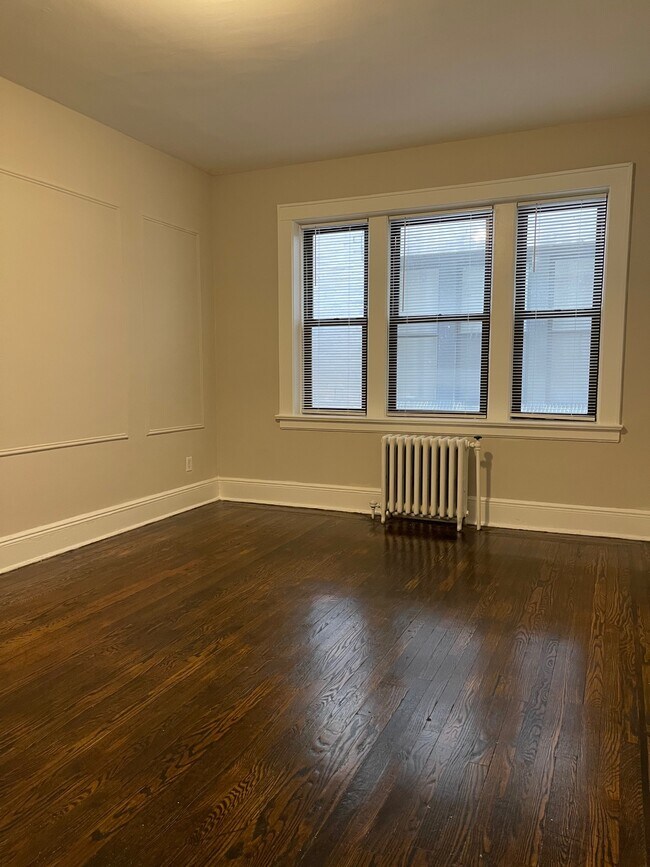 Photo - 300-308 Valley Brook Ave