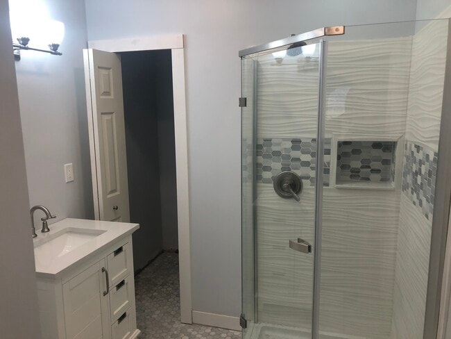 Photo - 512 N Mill St Unidad 1