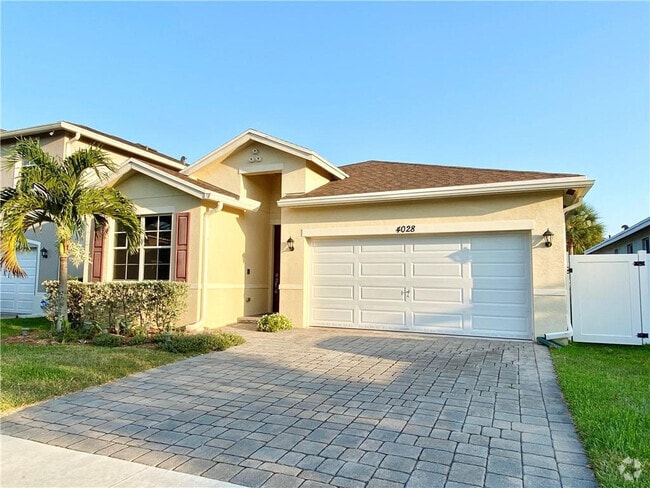 Building Photo - 4028 Tomoka Dr Rental