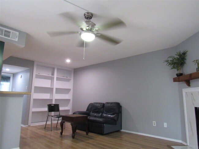 Photo - 6001 Reims Rd Unit 305