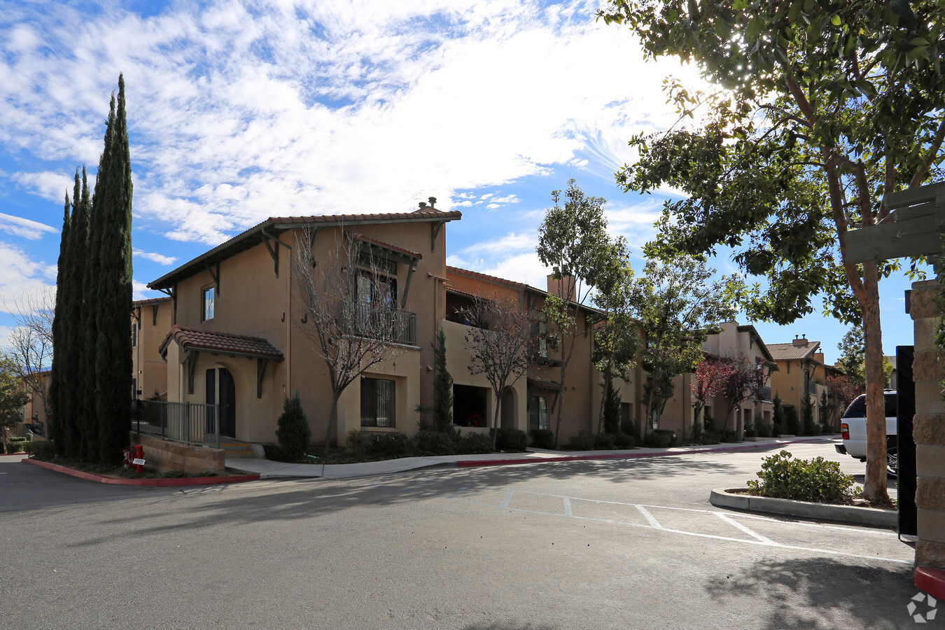 Fallbrook View - Fallbrook View Apartments