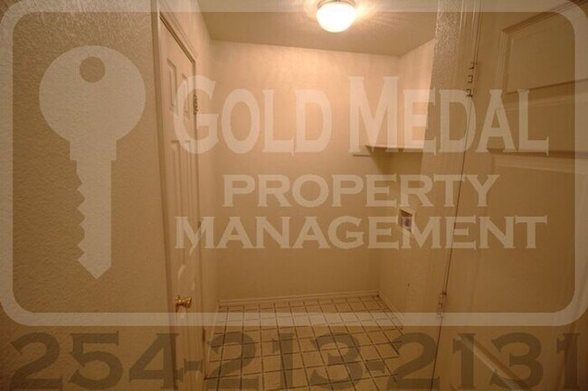 Photo - 3402 Barcelona Dr