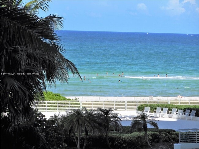 Building Photo - 5151 Collins Ave Unit 519