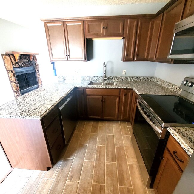 Photo - 1413 E 12th St Unidad 1413 E 12th St Apt A