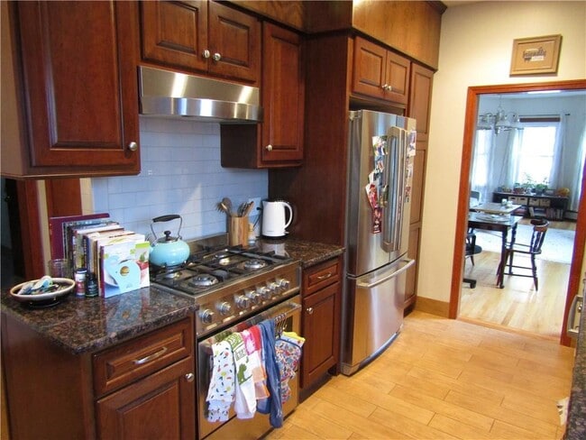 563-563 Hope St Unit 1