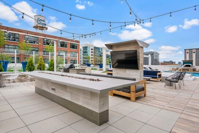 800 W Adams St Unit 1909