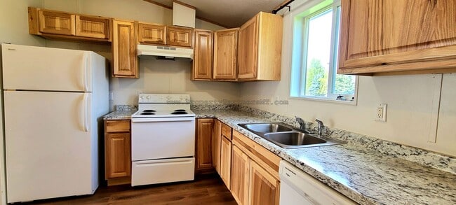 Building Photo - Very Nice 3 Bed 2 Bath Modular house