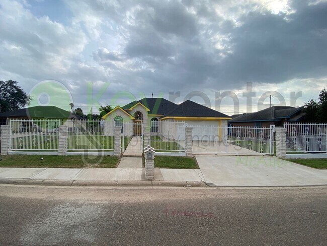 Photo - Beautiful 3bed/ 2bath home in Mission, TX