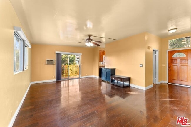 Building Photo - 2160 Lake Shore Ave Unit A