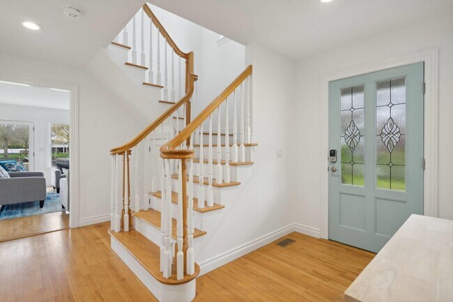 Photo - 8 Hyler Dr