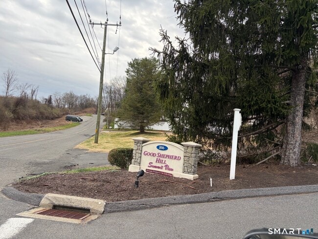 Building Photo - 166 Old Brookfield Rd Unit 20B1