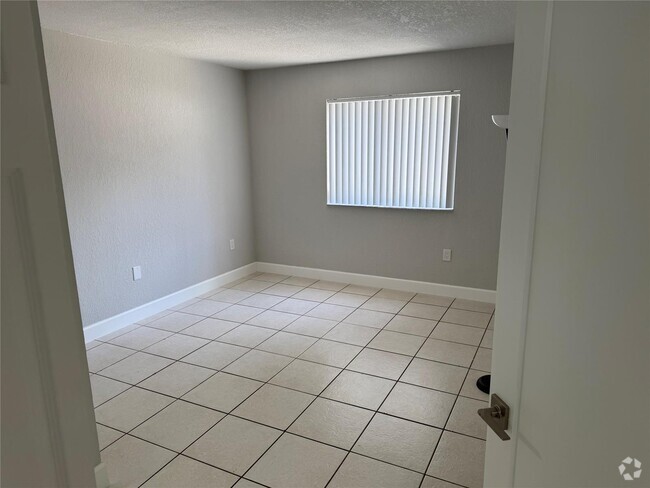 Building Photo - 7125 NW 186th St Unit 101 Rental