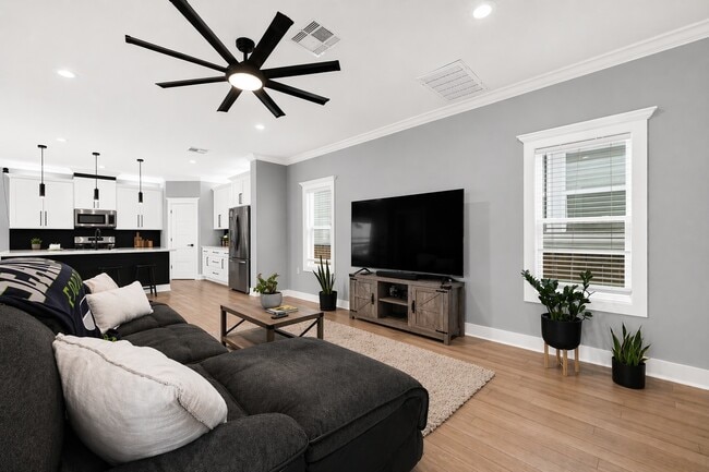 Photo - 3513 Omega St