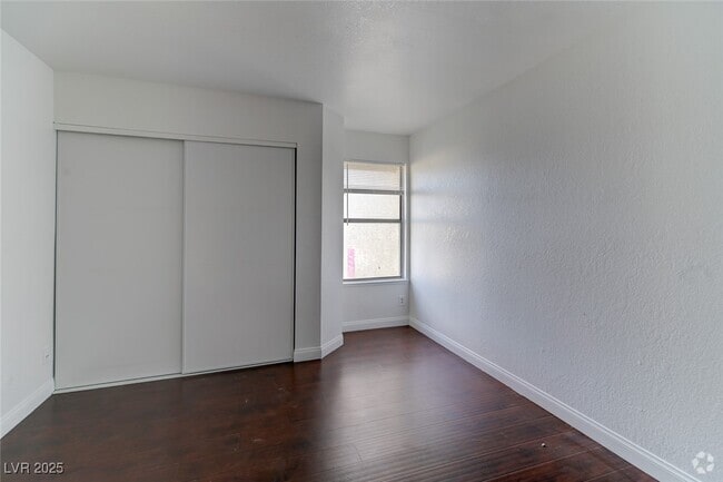 Building Photo - 2120 Venus Ave Unit D Rental