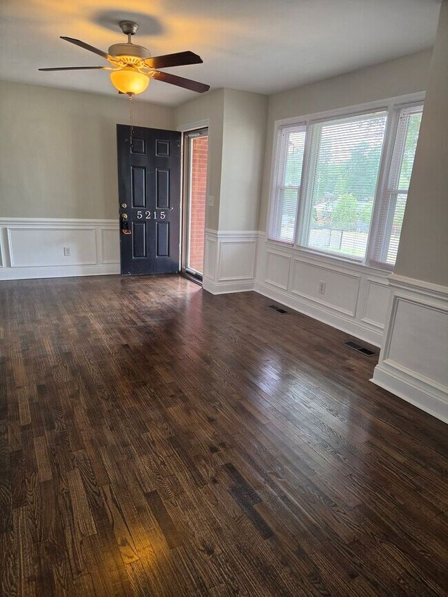 Photo - 5215 Redwood Dr
