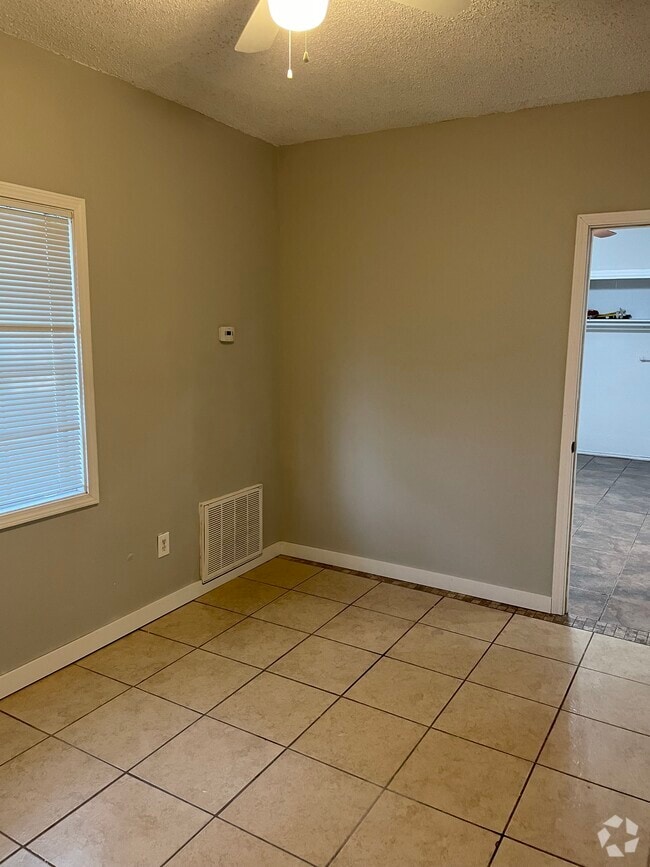 Building Photo - 3712 32nd St Rental