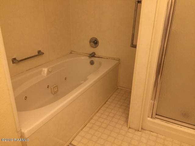 Photo - 106 Village Ln