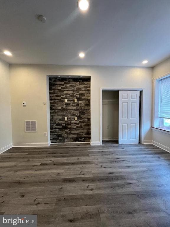 Photo - 2430 Carpenter St