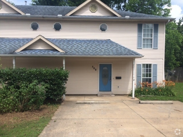 Building Photo - Large Duplex in the Heart of Fayetteville! Rental