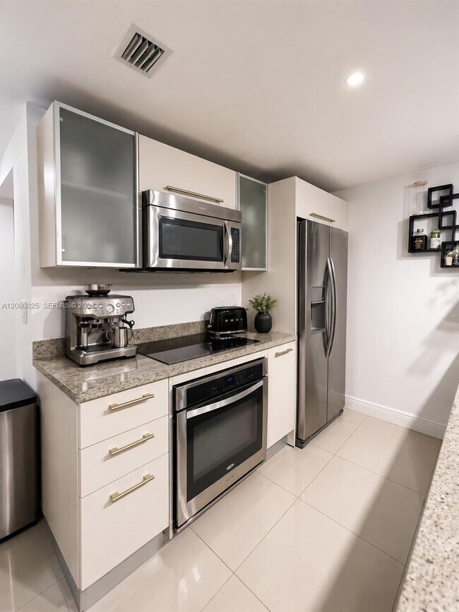 Photo - 185 SW 7th St Unit 2503