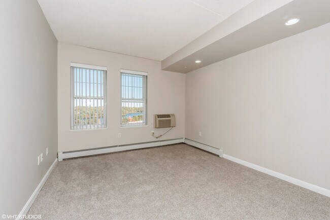 Cloverleaf Apartments
