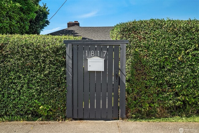 Building Photo - 1817 S 3rd St