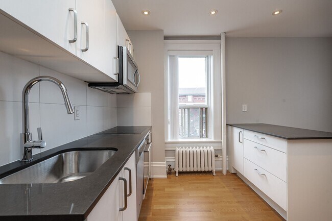 Building Photo - 150 Fermanagh Ave Unit 40