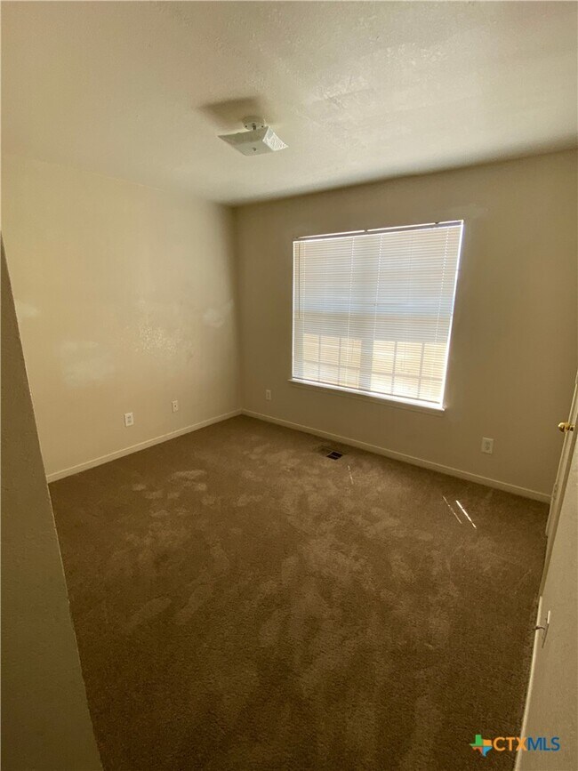 Photo - 3202 Hereford Ln Unit B