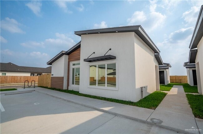 Photo - 30 Hidalgo Cir Unidad A