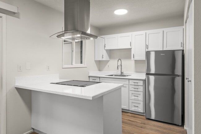 Building Photo - 1912-1914-1914 SE Tacoma St Unit 1912