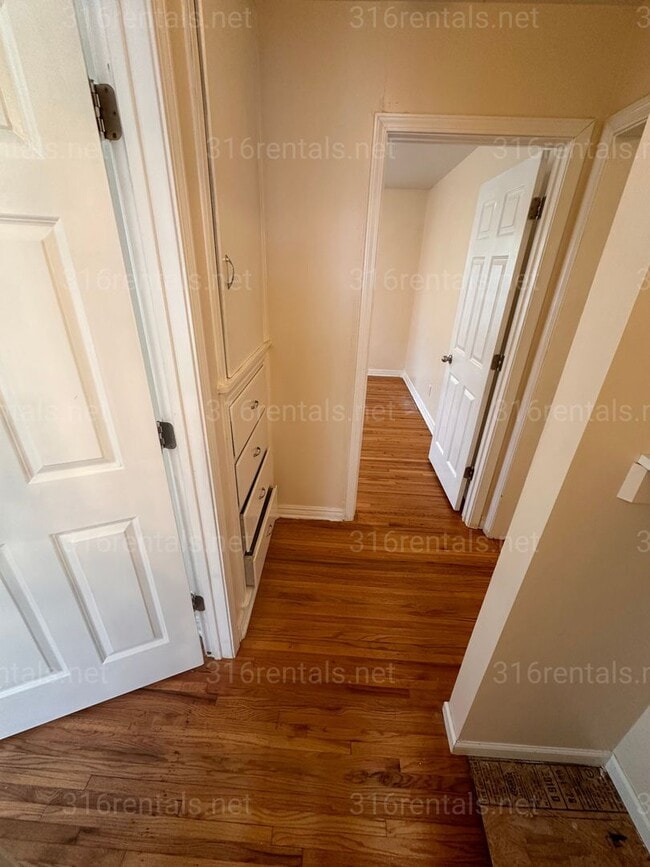 Photo - $725 - 2 bed 1 bath - Duplex *COMING SOON* Unit 916 N Dellrose