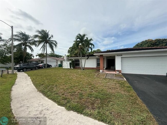 Photo - 7008 NW 81st St House