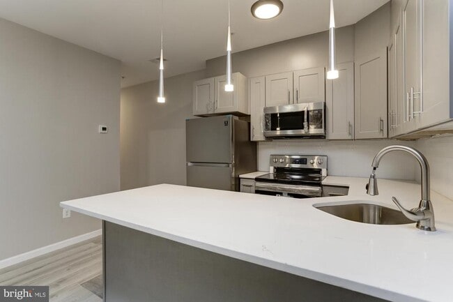 Photo - 400 N Highland Ave Unit 402