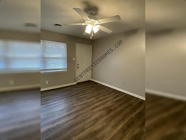 Photo - 7710 Bradley Dr