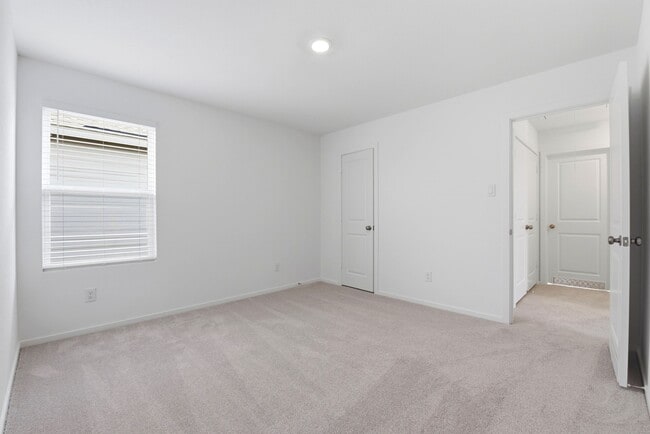 Photo - 629 Craven St