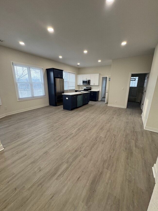 Photo - 400 E Meinecke Ave Unit 402 E Meinecke Upper