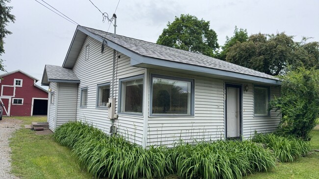 Building Photo - Country Horse Property on Nearly 2 Acres in Hayden!