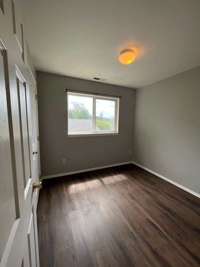 Photo - 3-Bedroom Townhome Minutes from Barkley Village, I-5 and Whole Foods