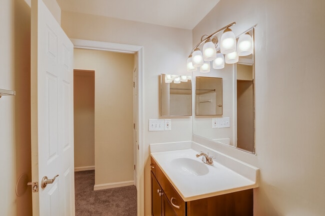 15-E Furnace Branch Rd-015