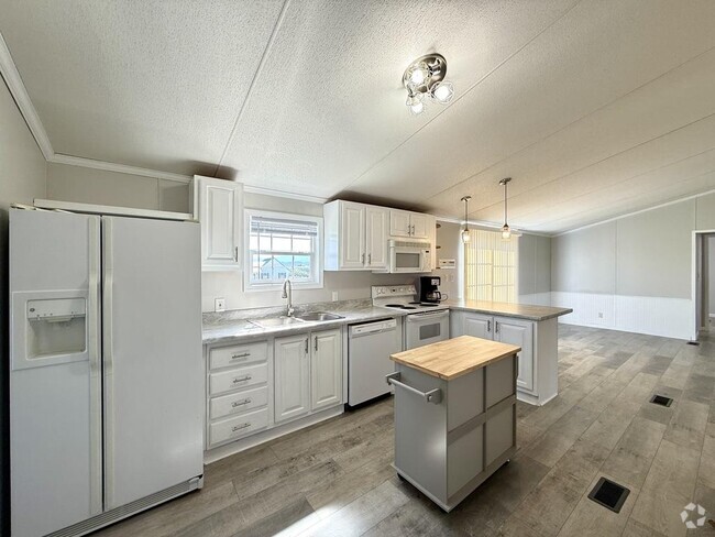 Building Photo - 560 Jimmy Johnston Rd Rental