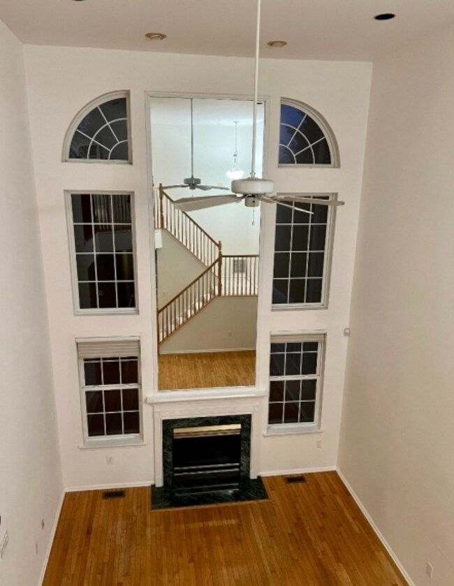 Photo - 22 Constitution Way