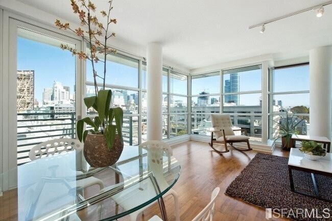 Photo - 555 4th St