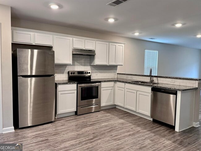 4458 Pinscher St